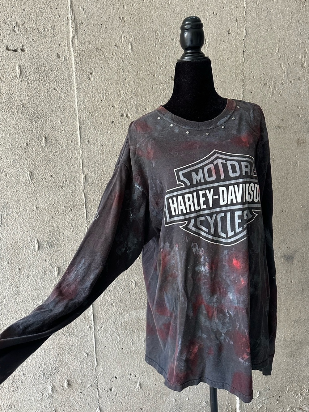 Harley-Davidson Black Long Sleeve Grunge Logo Tee with Red And Grey Paint